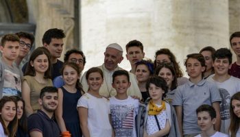 Gmg 2020. Il Papa ai giovani: fatevi prossimo a chi soffre, troverete la felicità