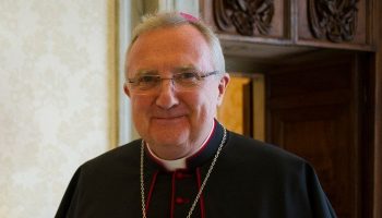 Mons. Roche annuncia un documento sulla formazione liturgica dei seminaristi