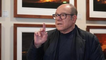 Carlo Verdone: «Facevo il chierichetto, mi dava pace. Poi invecchi, ed esplode ‘sta bomba della fede…»